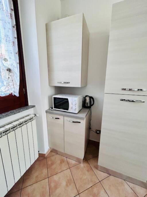 شقة Casa Lucia A Carugo المظهر الخارجي الصورة
