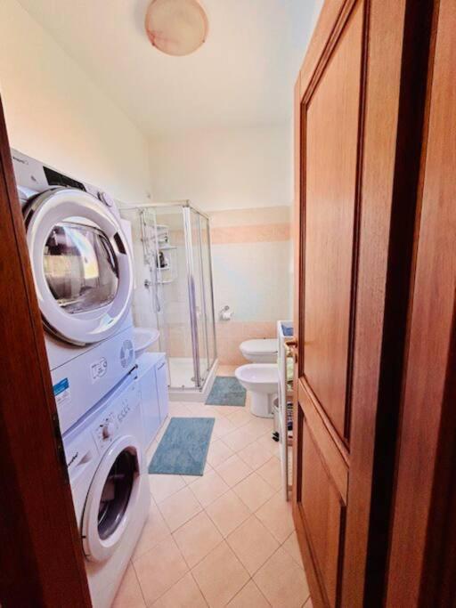 شقة Casa Lucia A Carugo المظهر الخارجي الصورة